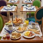 Hotel Le Relais Saint Honoré 4*