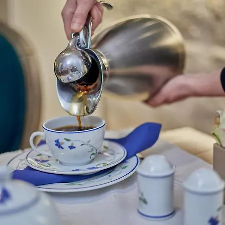 Le Relais Saint Honore