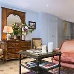 Le Relais Saint Honore