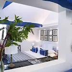 Le Relais Saint Honore 4*