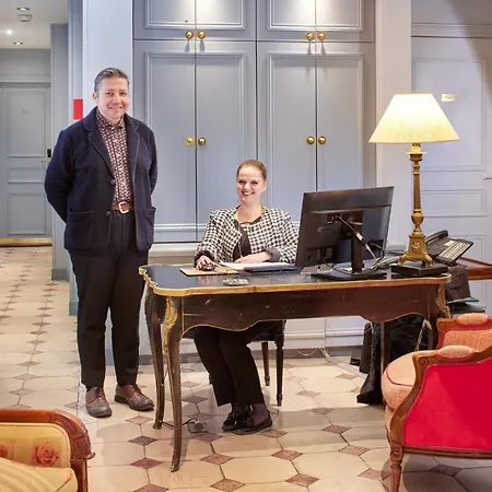 Le Relais Saint Honore Hotel 4*