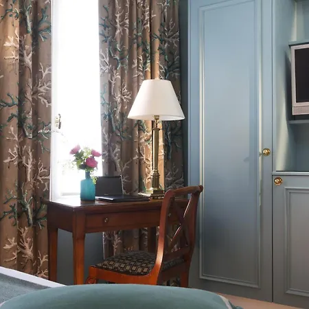 Hotel Le Relais Saint Honore Paris