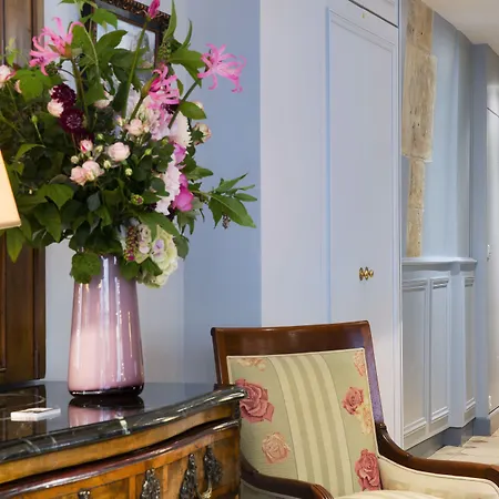 Le Relais Saint Honore Paris