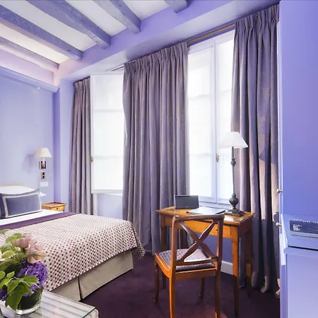 Le Relais Saint Honore 4*