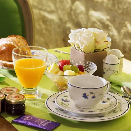 Hotel Le Relais Saint Honore