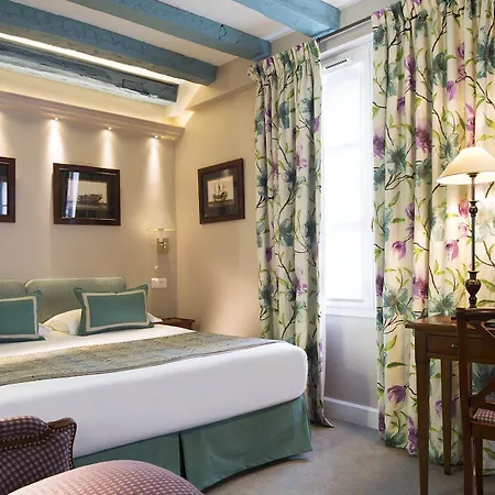 Le Relais Saint Honore Paris