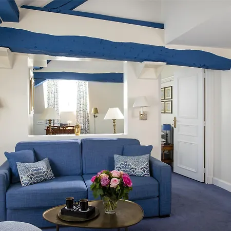 Le Relais Saint Honore 4*