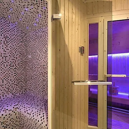 Le Relais Saint Honore Hotel