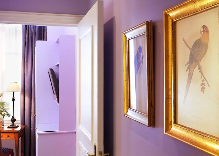 Le Relais Saint Honore Hotel