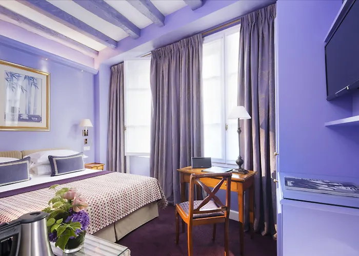 Le Relais Saint Honore 4*