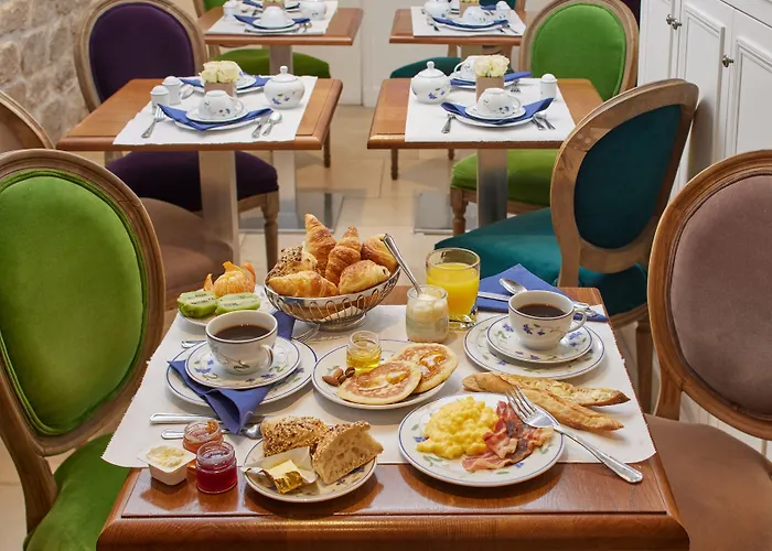 Hotel Le Relais Saint Honore 4*