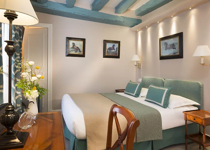 Le Relais Saint Honore 4*