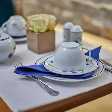 Le Relais Saint Honoré 4*