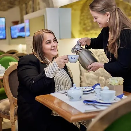 Le Relais Saint Honoré 4*
