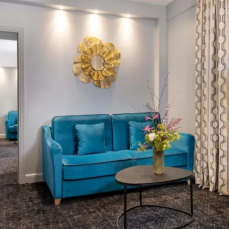 Le Relais Saint Honoré Hotel 4*