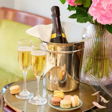 Отель Le Relais Saint Honore Париж