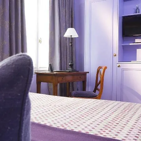 Le Relais Saint Honoré Hotel 4*